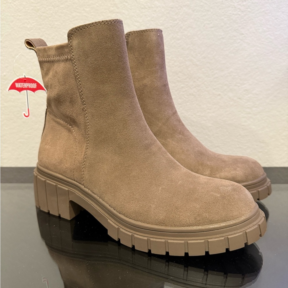 Women's Tan waterproof Ankle Boots by Blondo